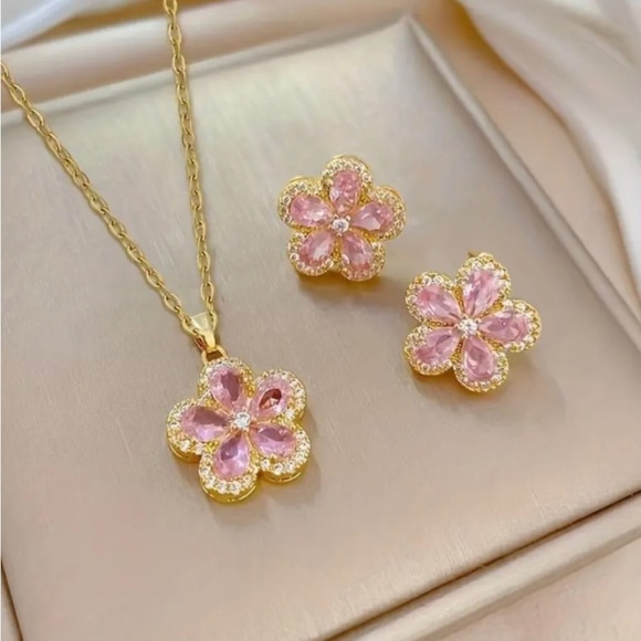 Jewelry - 3 pc necklace and earrings set- floral rhinestones.